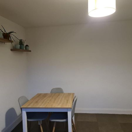 Private Room In A Shared Apartment II Бове Екстериор снимка