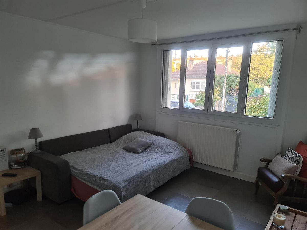 Private Room In A Shared Apartment II Бове Екстериор снимка